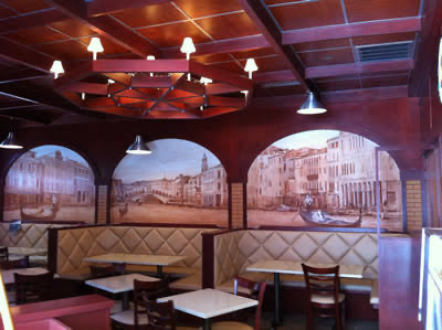 The welcoming dining room at Leonardo’s in Massapequa